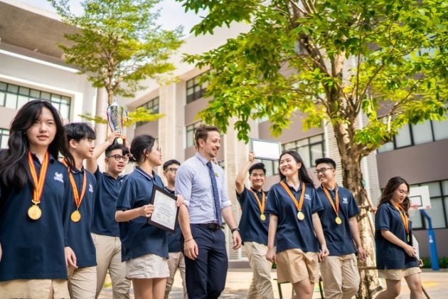 Các chương trình hợp tác giữa Vinschool với các trường Đại học lớn ở Việt Nam và trên thế giới tạo nhiều cơ hội vào Đại học hơn cho các Vinsers.