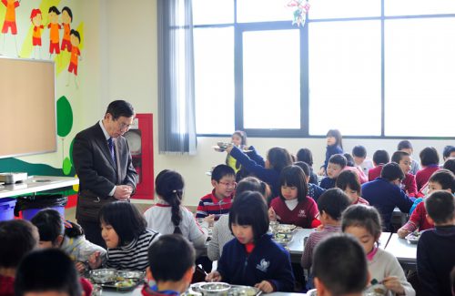 Giáo sư Nhật Bản chia sẻ kinh nghiệm Chương trình dinh dưỡng học đường với Vinschool