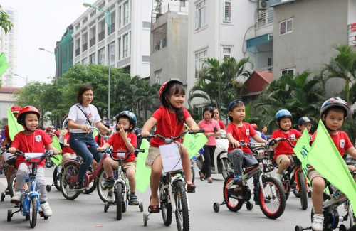 (HN) Vinsers đạp xe hưởng ứng Ngày Trái đất – Mầm non Vinschool Times City  T1-T2