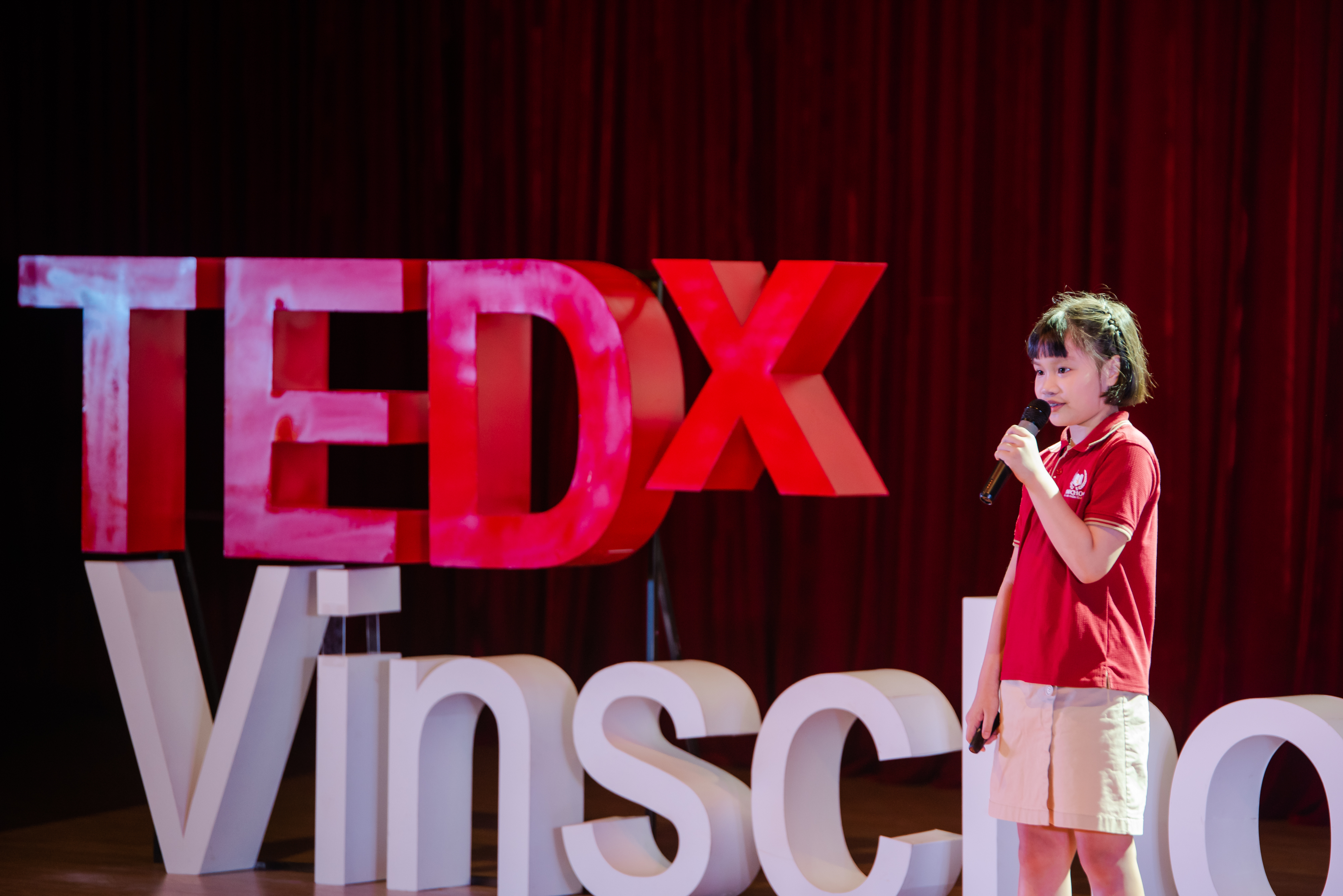 Introversion makes powerful leaders | Nguyen Vu Ha Linh | TEDxVinschoolHanoi