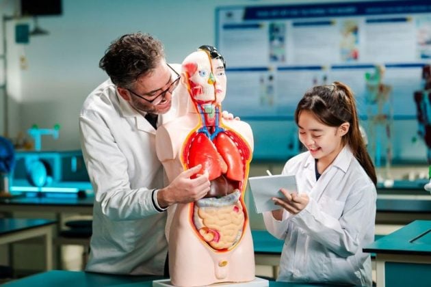 Chương trình cấp 2 tại Vinschool tích hợp chuẩn quốc gia và quốc tế, giúp học sinh phát triển toàn diện, sẵn sàng hội nhập toàn cầu