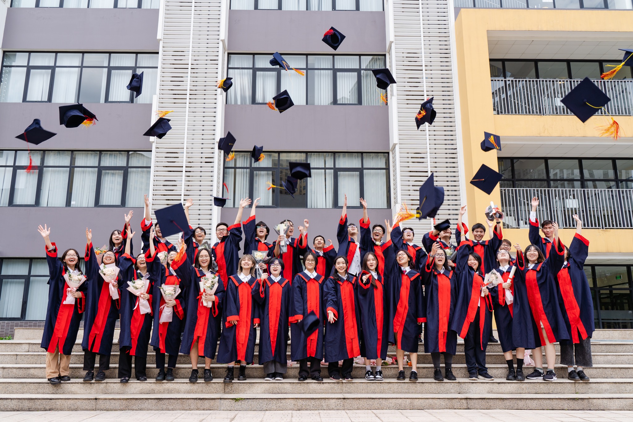 Lễ tốt nghiệp khối 12 Vinschool năm học 2021-2022
