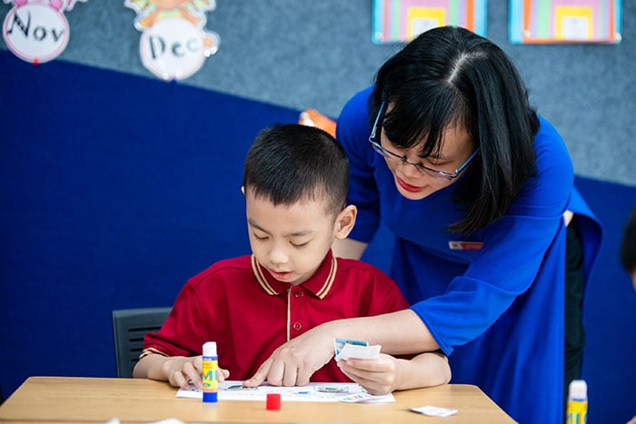 Nhiều bạn nhỏ 5 tuổi áp dụng phương pháp học chữ cái qua hình ảnh