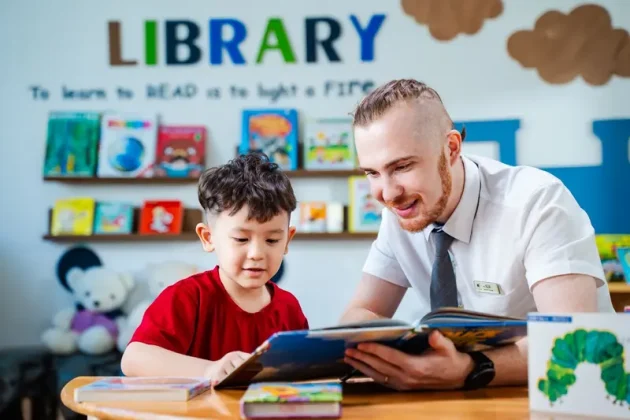 Phụ huynh có thể rèn sự tập trung bằng việc xây dựng lịch trình sinh hoạt cá nhân cho trẻ
