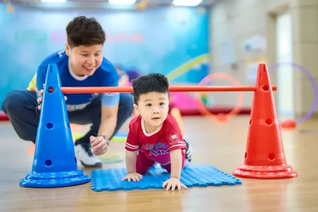 Trẻ cần được tạo điều kiện vận động phù hợp mỗi ngày tùy vào độ tuổi