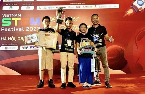 Vinsers shine as champions in the Vietnam STEM Robotics Championship