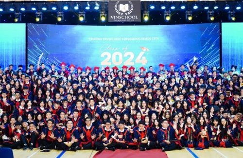 Vinschool’s Class of 2024 Graduation Ceremony: A Touching Farewell moment