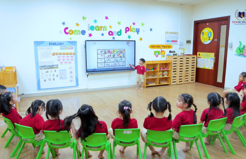 Khám Phá Dữ Liệu Với Hình Dạng, Mùi Vị và Màu Sắc