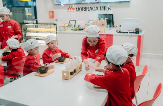 Trẻ em học làm đầu bếp, khám phá thế giới ẩm thực tại Kidszania
