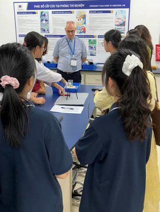 CIS-school-tour