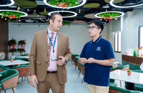 Chinh phục cánh cửa Đại học: Vinschool đồng hành cùng học sinh với chuỗi hoạt động hướng nghiệp toàn diện