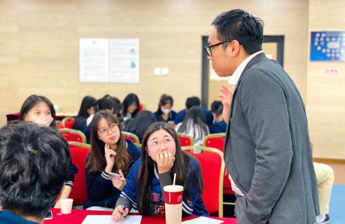 VINSERS STAR CITY KHỐI 11 – 12 SẴN SÀNG HIỆN THỰC HÓA ƯỚC MƠ THÔNG QUA WORKSHOP “NGHỆ THUẬT PHỎNG VẤN HỌC BỔNG”