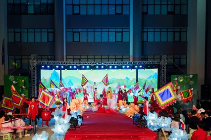 “Đón Tết xanh – Xuân an lành” Hội Xuân Trung học Vinschool Smart City – Giữ gìn và phát huy truyền thống dân tộc