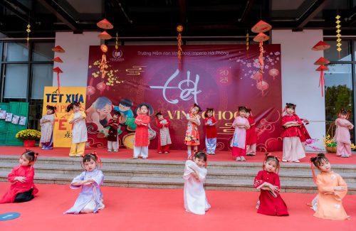 Vinsers nhí hòa mình trong sắc Tết Việt