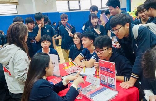 VINSERS STAR CITY SẴN SÀNG CHINH PHỤC CÁNH CỬA ĐẠI HỌC THÔNG QUA COLLEGE FAIR 2024-2025 CHỦ ĐỀ “YOUR CHOICE – YOUR FUTURE”!