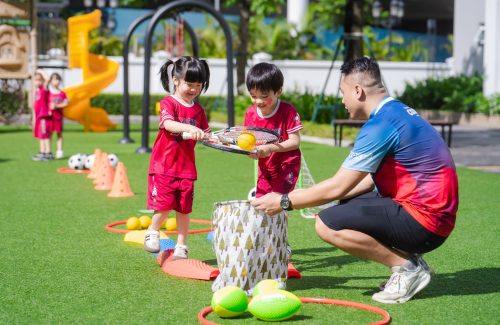 Theo Chân Gia Đình Thủng Long Tham Dự 1 Giờ Học VivoKids