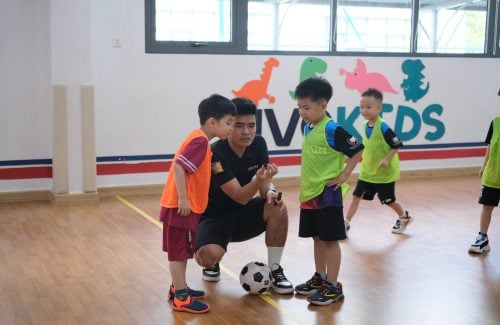 Vinschool Imperia Kindergarten is heating up with the qualifying rounds of the ‘Football’ and ‘Floorball’ competitions!