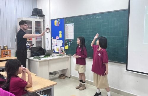 CLB Ngoại khóa Debate – Hành trình nuôi dưỡng tư duy phản biện và sự tự tin của những diễn giả nhí