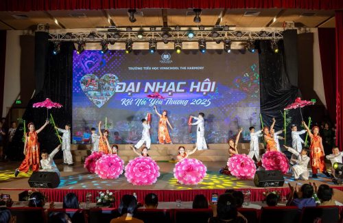 ĐẠI NHẠC HỘI “KẾT NỐI YÊU THƯƠNG” 2025: HÀNH TRÌNH NGHỆ THUẬT LAN TỎA GIÁ TRỊ NHÂN VĂN TẠI TIỂU HỌC VINSCHOOL THE HARMONY