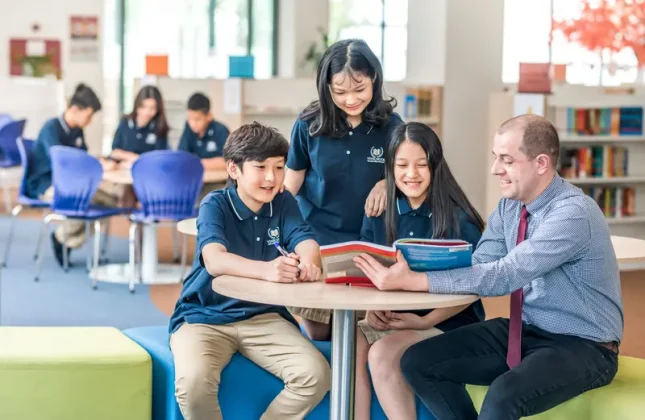 Học sinh chuyển từ trường đơn cấp
