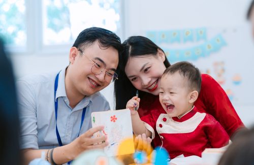 Vì Sao Cha Mẹ Lại Quyết Định Cho Con Đi Học Sớm?