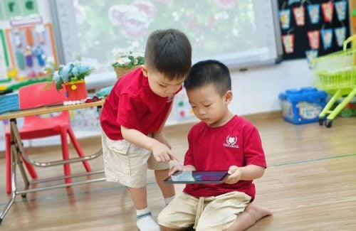 Cùng khối leo khám phá thế giới màu sắc qua ống kính kỹ thuật số!