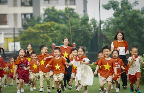 Ngày Quốc Khánh 2/9 Trong Mắt Trẻ Thơ