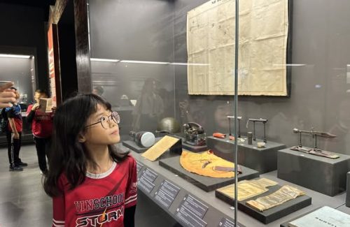 Grade 4&5 Vinsers “March Back To The Roots” In A Field Trip To The Vietnam Military History Museum
