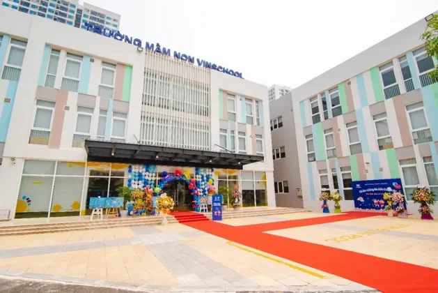 có quy mô lớn với khuôn viên rộng rãi