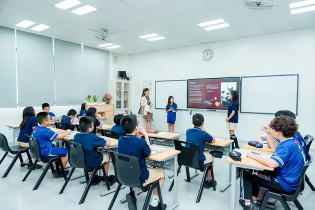 Phụ huynh nên đến tham quan trường trực tiếp