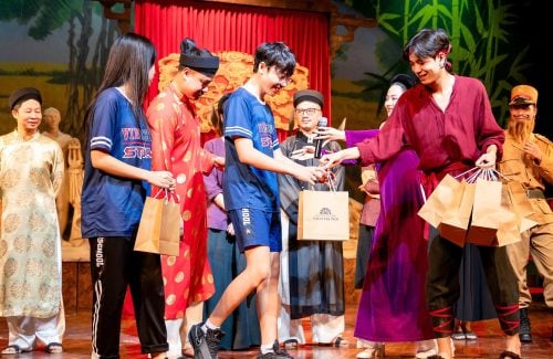 HỌC QUA NGHỆ THUẬT SÂN KHẤU – KHI CẢM HỨNG KHỞI NGUỒN TỪ TRẢI NGHIỆM THẬT