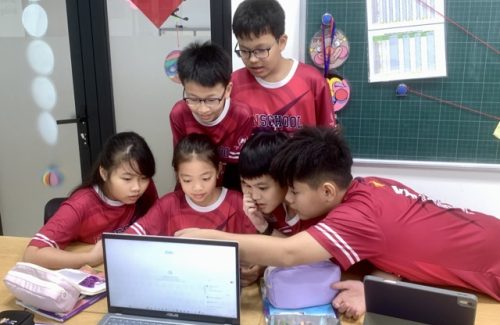 Hành trình ngược dòng lịch sử cùng các Vinsers khối 5