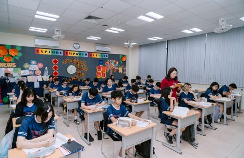 HÀNH TRÌNH KHÁM PHÁ THƠ ĐƯỜNG LUẬT: “THIÊN TRƯỜNG VÃN VỌNG” CÙNG 8A6