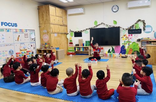 HOẠT ĐỘNG TRẢI NGHIỆM KHỐI LEO: XƯỞNG SÁNG TẠO HÌNH KHỐI