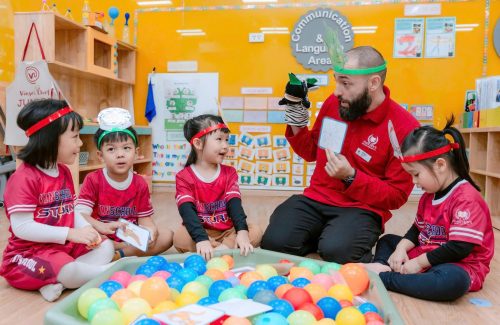 Phi hành gia nhí giải cứu hành tinh! – Học Ngữ âm tiếng Anh thật vui!