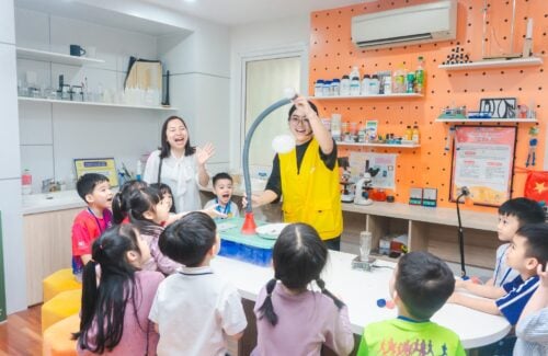 VINSCHOOL SMART CITY SUPER STARTERS CLUB AND AN EXCITING WEEKEND OF SCIENTIFIC DISCOVERY