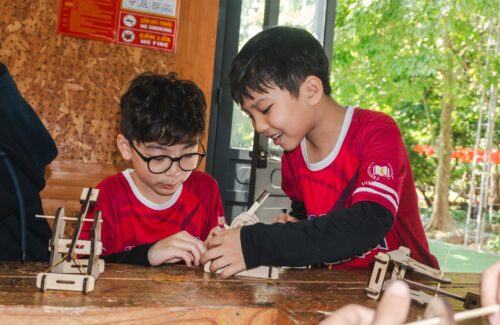 GRADE 2 VINSERS AT STEAM LAND: REINFORCING SCIENCE, MATHEMATICS, AND VIETNAMESE THROUGH PRACTICAL EXPERIENCE