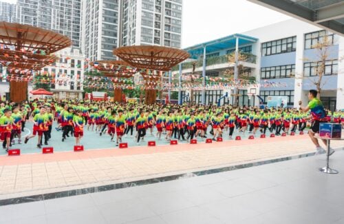 A Sea of Green: The Vibrant Kick-Off of EDURUN 2026 at Vinschool Smart City